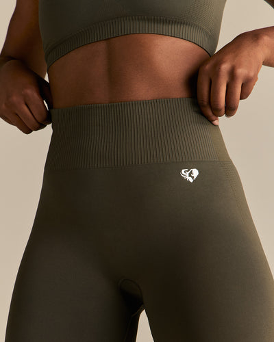 Power Seamless Scrunch Leggings | Dark Olive