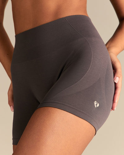 Define 2.0 Seamless Scrunch 4" Shorts | Slate Grey