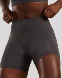 Define 2.0 Seamless Scrunch 4" Shorts | Graphite