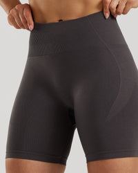 Define 2.0 Seamless Scrunch 6" Shorts | Graphite