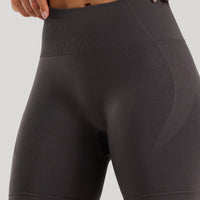 Define 2.0 Seamless Scrunch 6" Shorts | Graphite