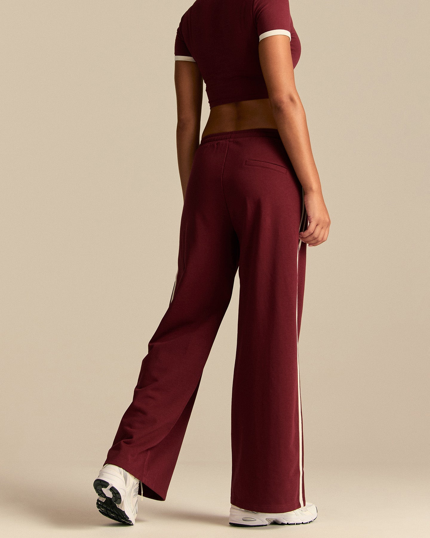 Comfort Lightweight Contrast Joggers | Oxford Red