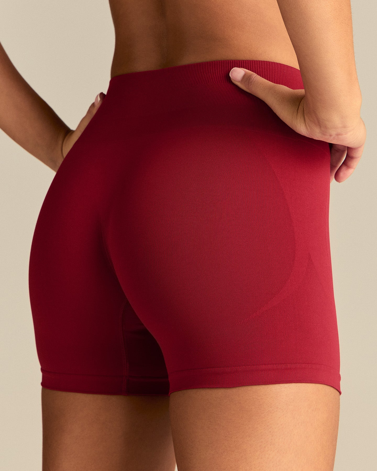 Define 2.0 Seamless Scrunch 4" Shorts | True Red
