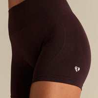Define 2.0 Seamless Scrunch 4" Shorts | Cafe Noir