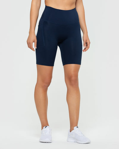 Women's bike best sale shorts with pockets